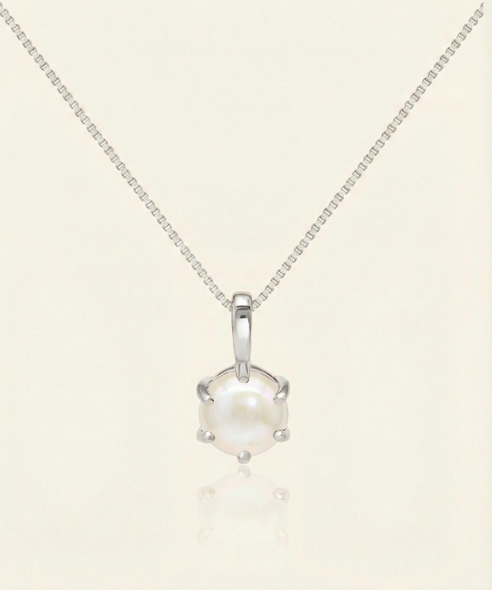 Classic Pearl Necklace