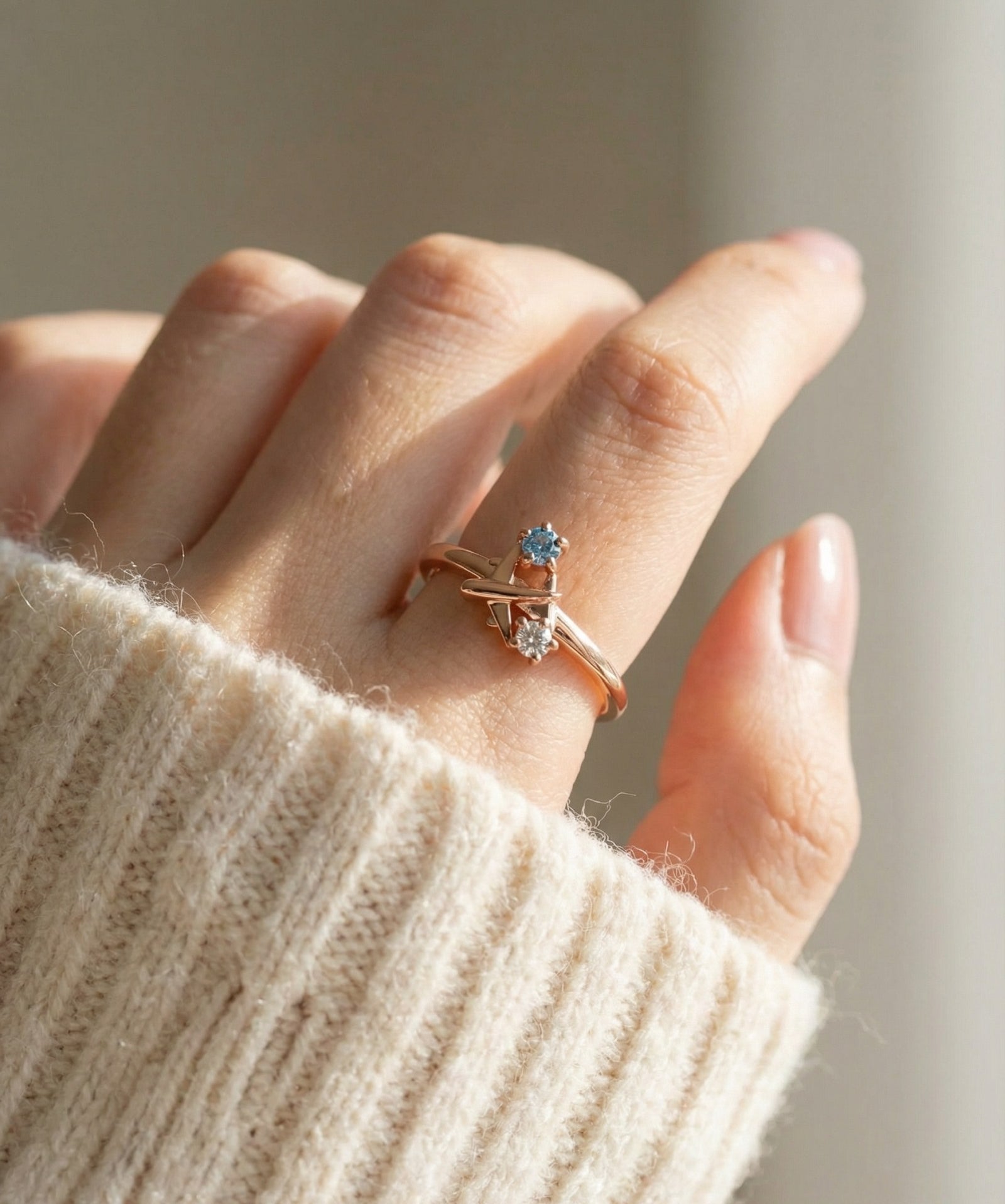 Wanderlust Ring | Moissanite in rose gold, worn on a model