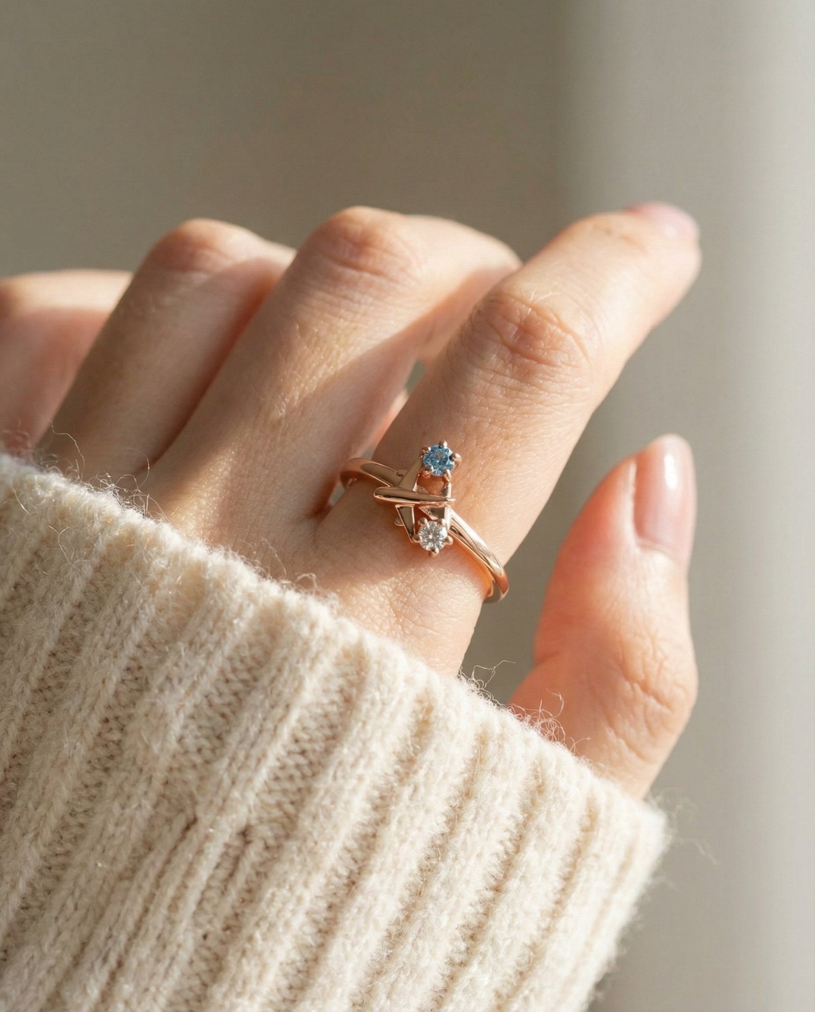Wanderlust Ring | Moissanite in rose gold, worn on a model