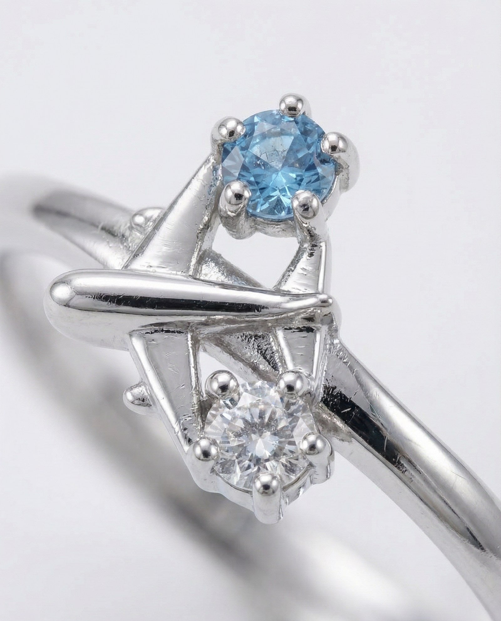 Wanderlust Ring | Moissanite, close-up detail in silver