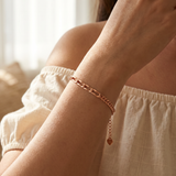 Boyfriend Curb Bracelet | Elate in rose gold, worn on a model