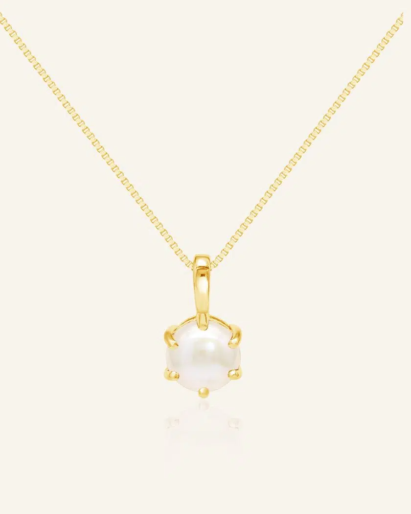 Classic Freshwater Pearl Necklace Yellow Gold