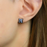 Clover Monogram Studs White Black-Gold Model