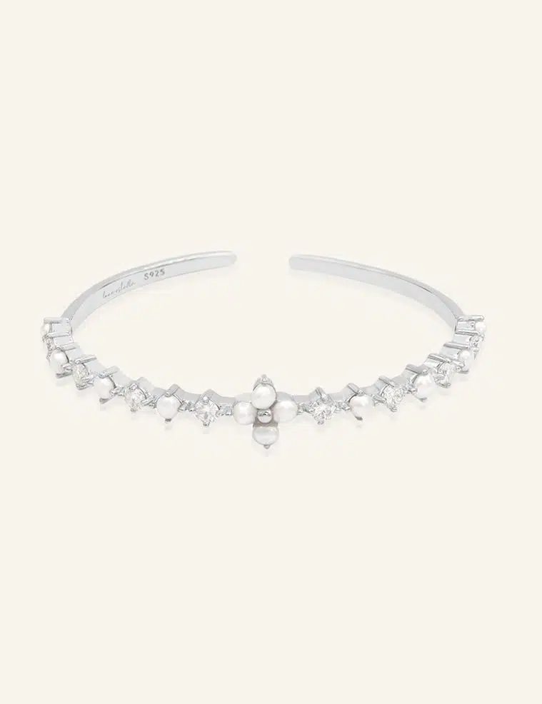 Clover Sparkle Cuff FWP, Moissanite – Silver