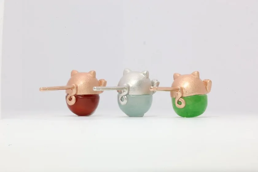 Back view of the Fortune Cat Studs