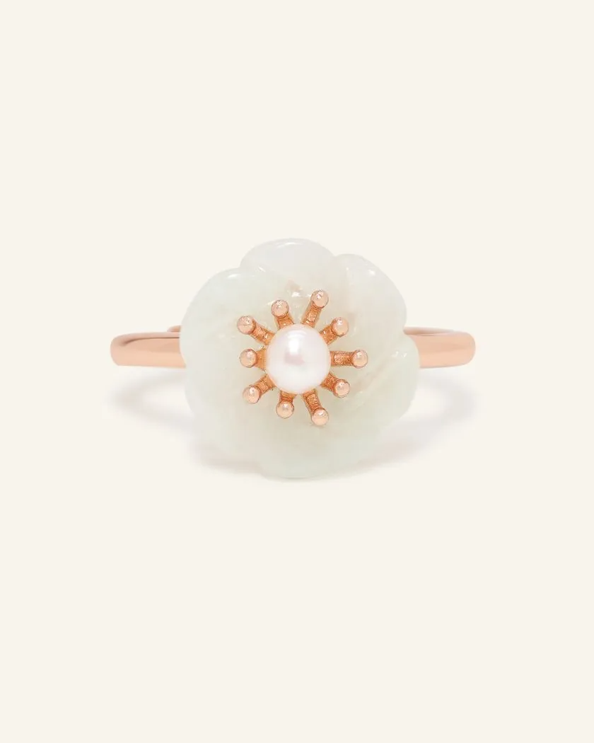 Elegant jadeite knot ring crafted in rose gold, featuring a timeless design symbolizing unity and strength.