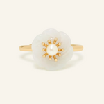 Elegant jadeite knot ring crafted in yellow gold, featuring a timeless design symbolizing unity and strength.	