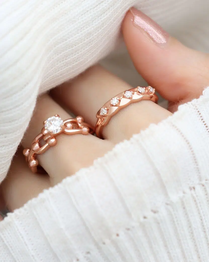 Lock Link Ring White Moissanite Model4