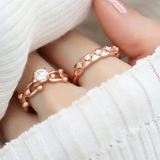 Lock Link Ring White Moissanite Model4