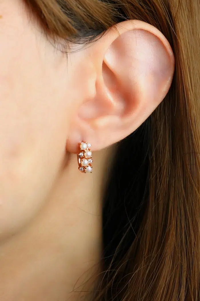 Pearl Cluster Huggies Rose Gold Model