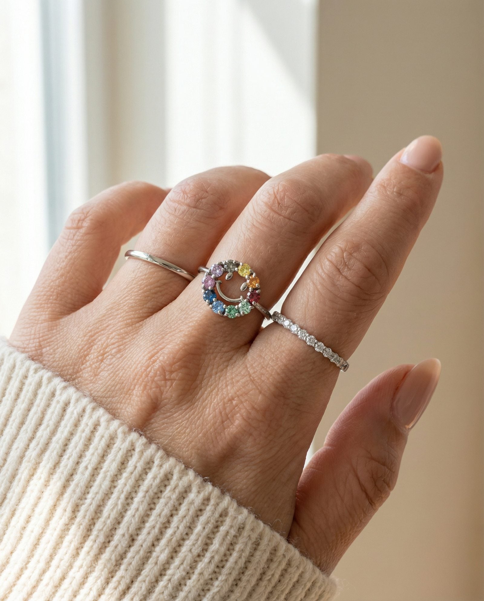 Smiley Ring | Moissanite in silver, worn on a model