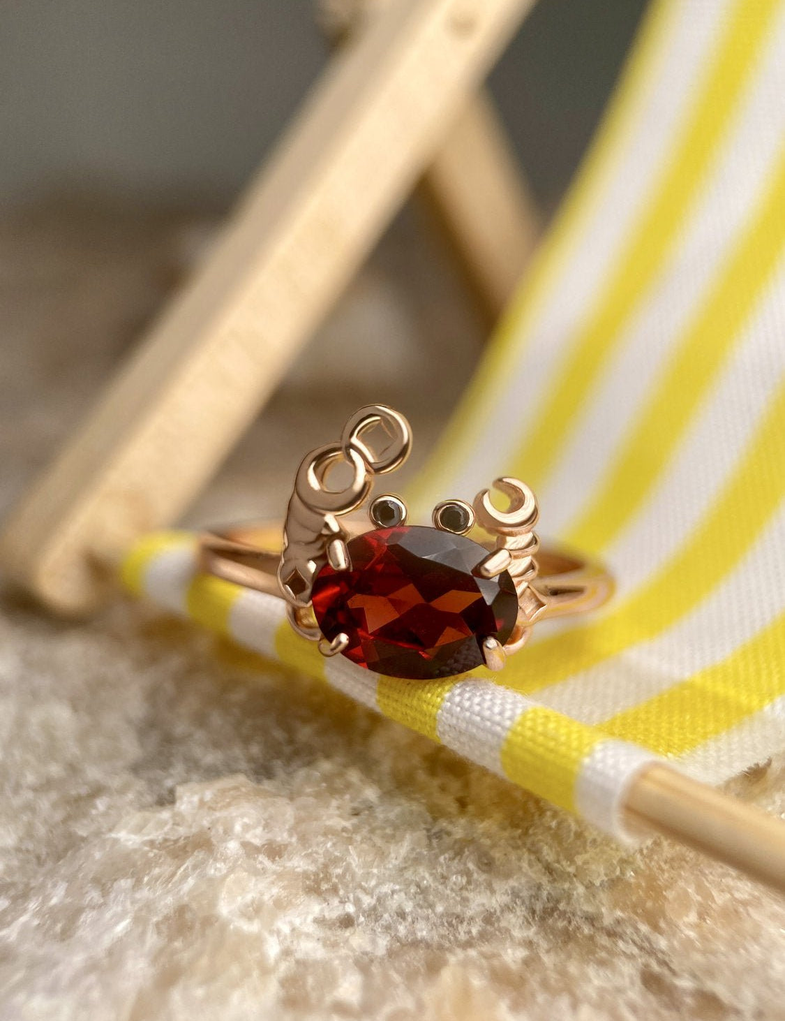 Crabby Hour Ring (Garnet) - Love Estella