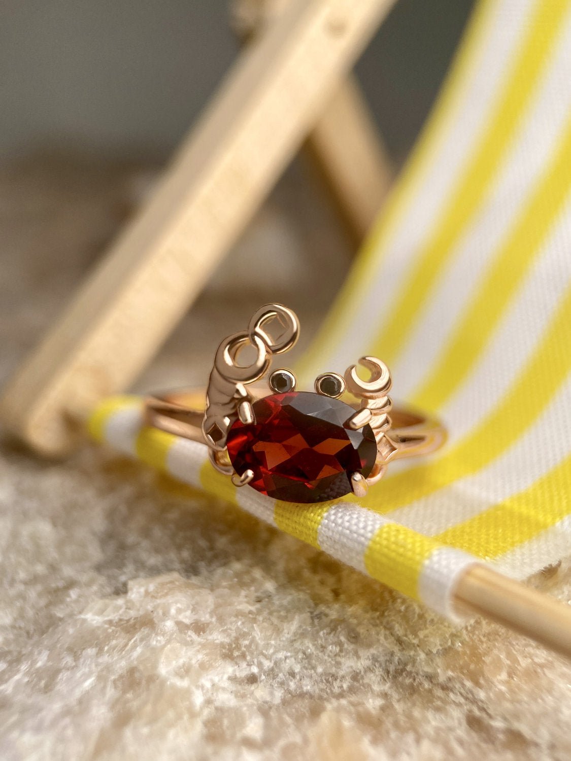 Crabby Hour Ring (Garnet) - Love Estella