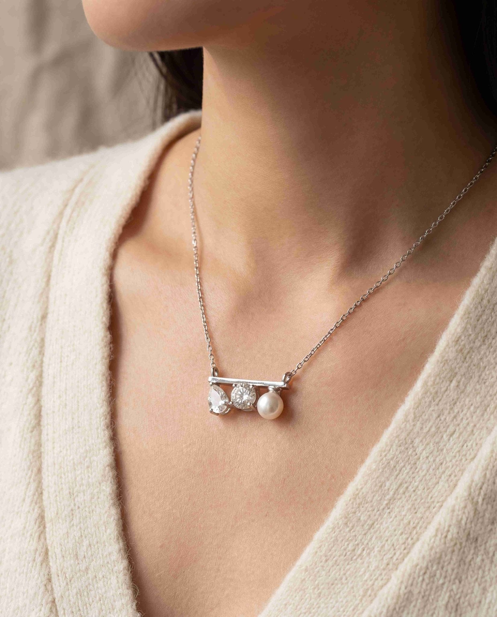 Floating Bar Necklace (Pure) - Love Estella