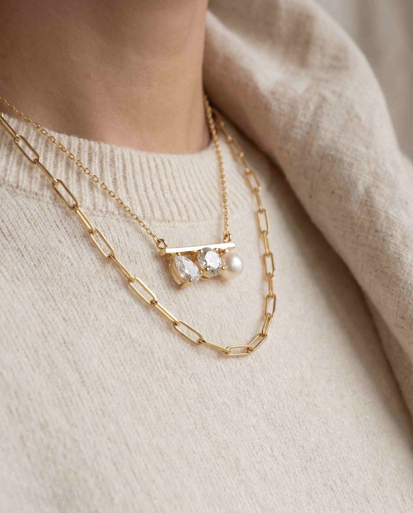 Floating Bar Necklace (Pure) - Love Estella