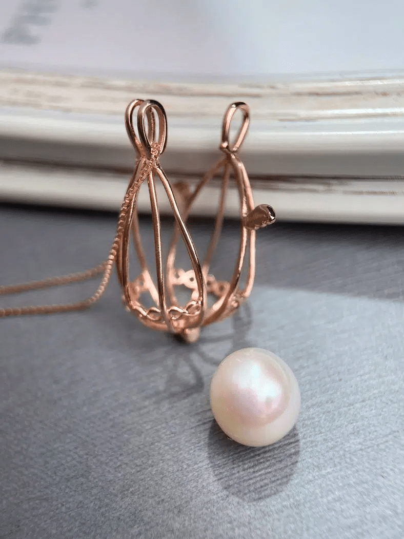 Keeper Necklace (Freshwater Pearl) - Love Estella