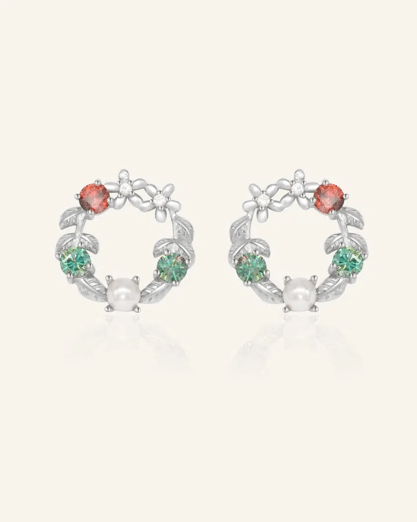 Mistletoe Wreath Studs - Love Estella