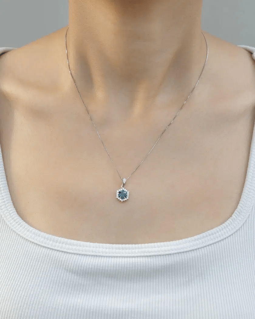 Snowflake Cut Necklace - Love Estella