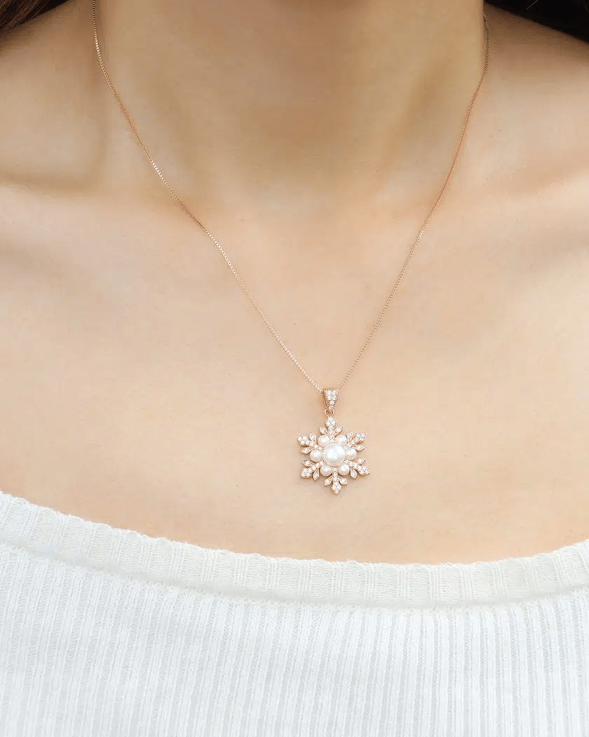 Snowflake Pearl Halo Necklace - Love Estella