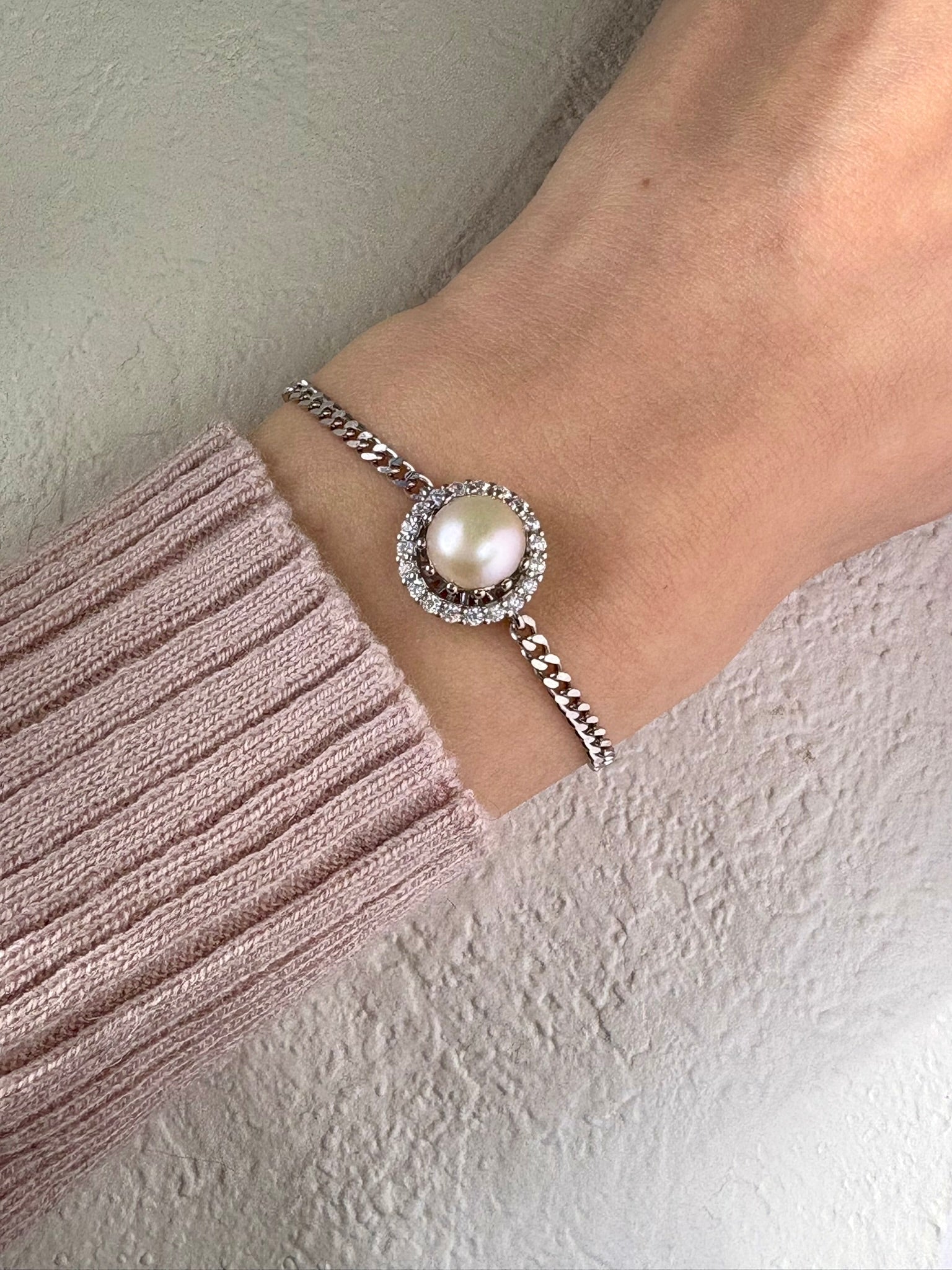 Spinning Freshwater Pearl Bracelet - Love Estella