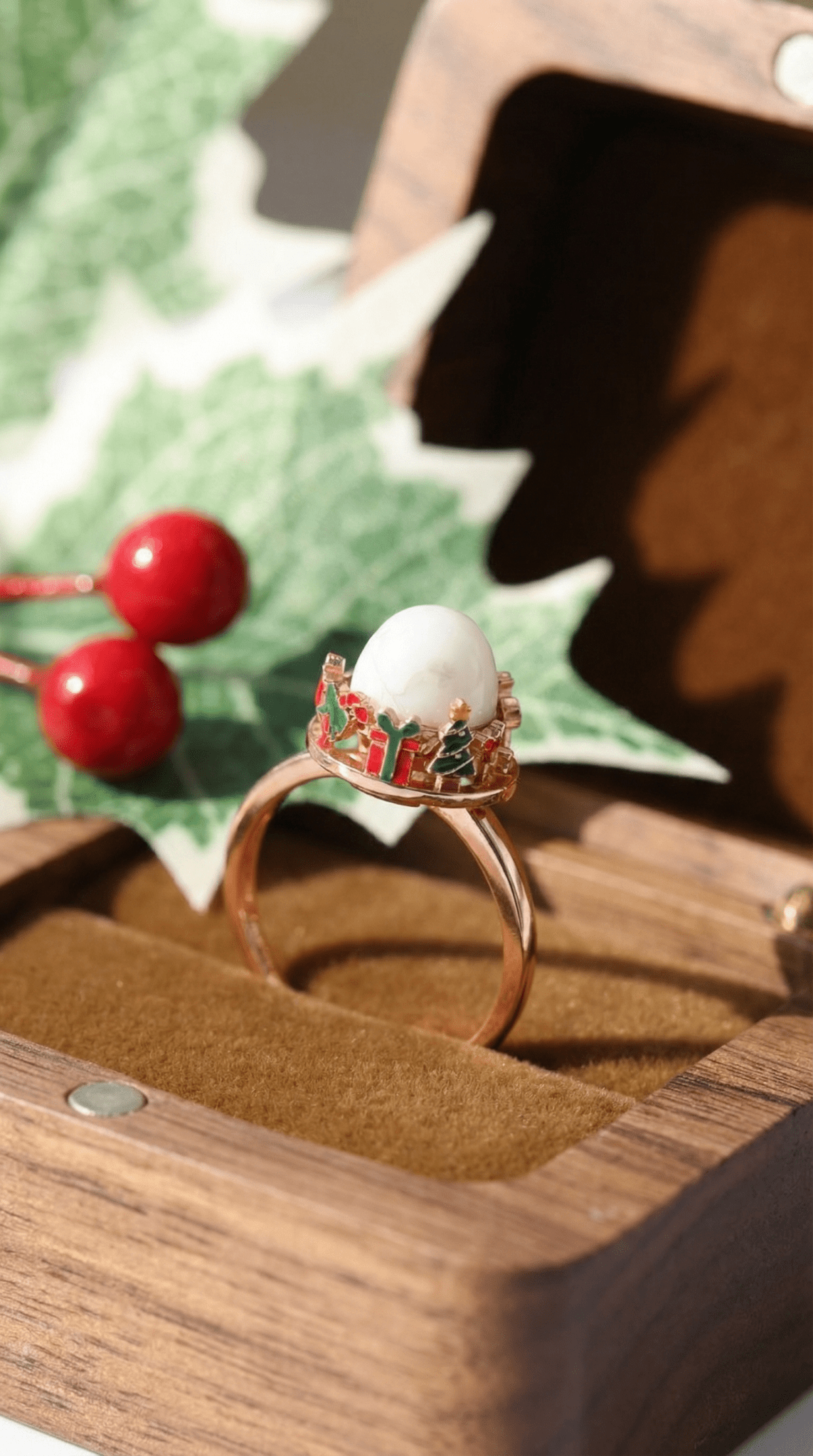 Spinning Merry Globe Ring - Love Estella