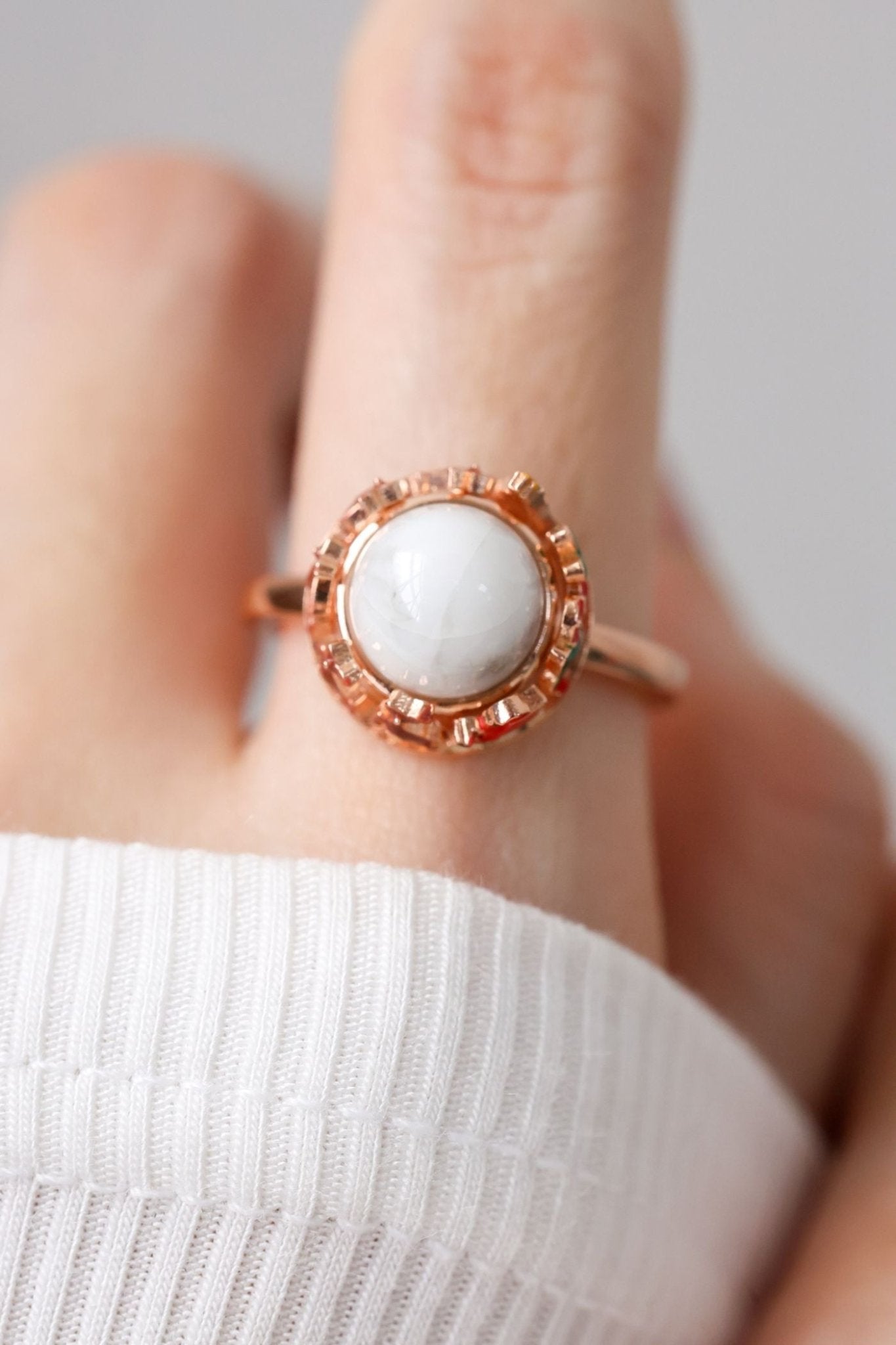 Spinning Merry Globe Ring - Love Estella