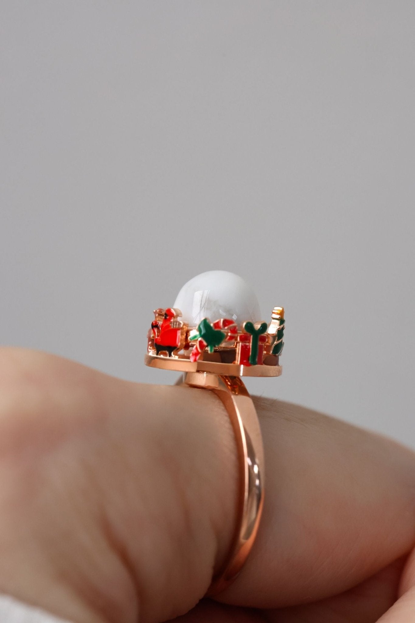 Spinning Merry Globe Ring - Love Estella
