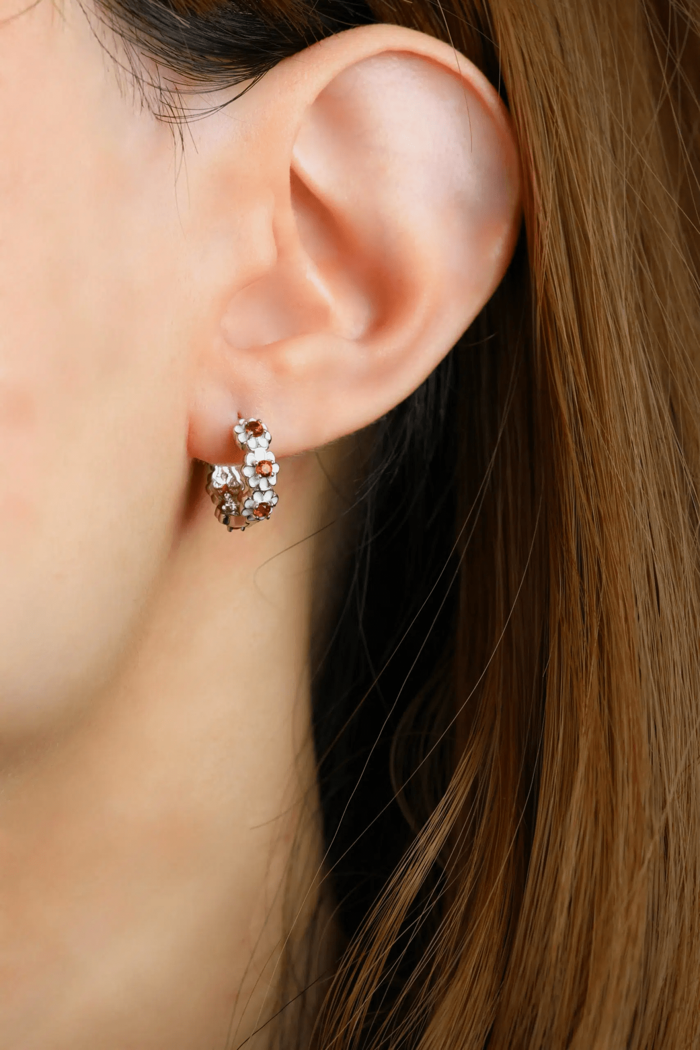 White Daisy Huggies (Citrine) - Love Estella