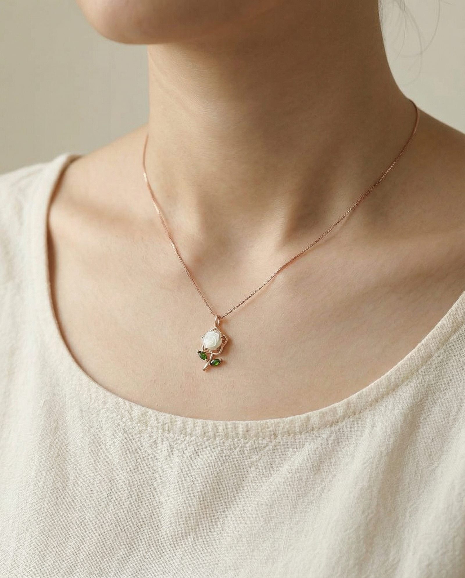 White Shell Rose Necklace - Love Estella