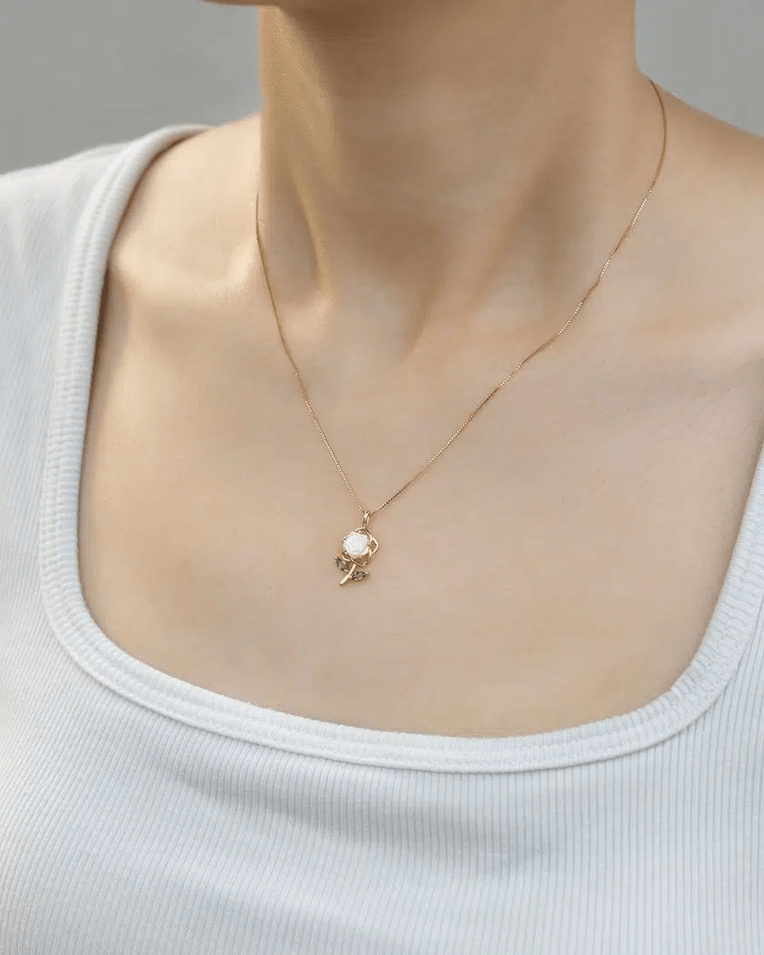 White Shell Rose Necklace - Love Estella