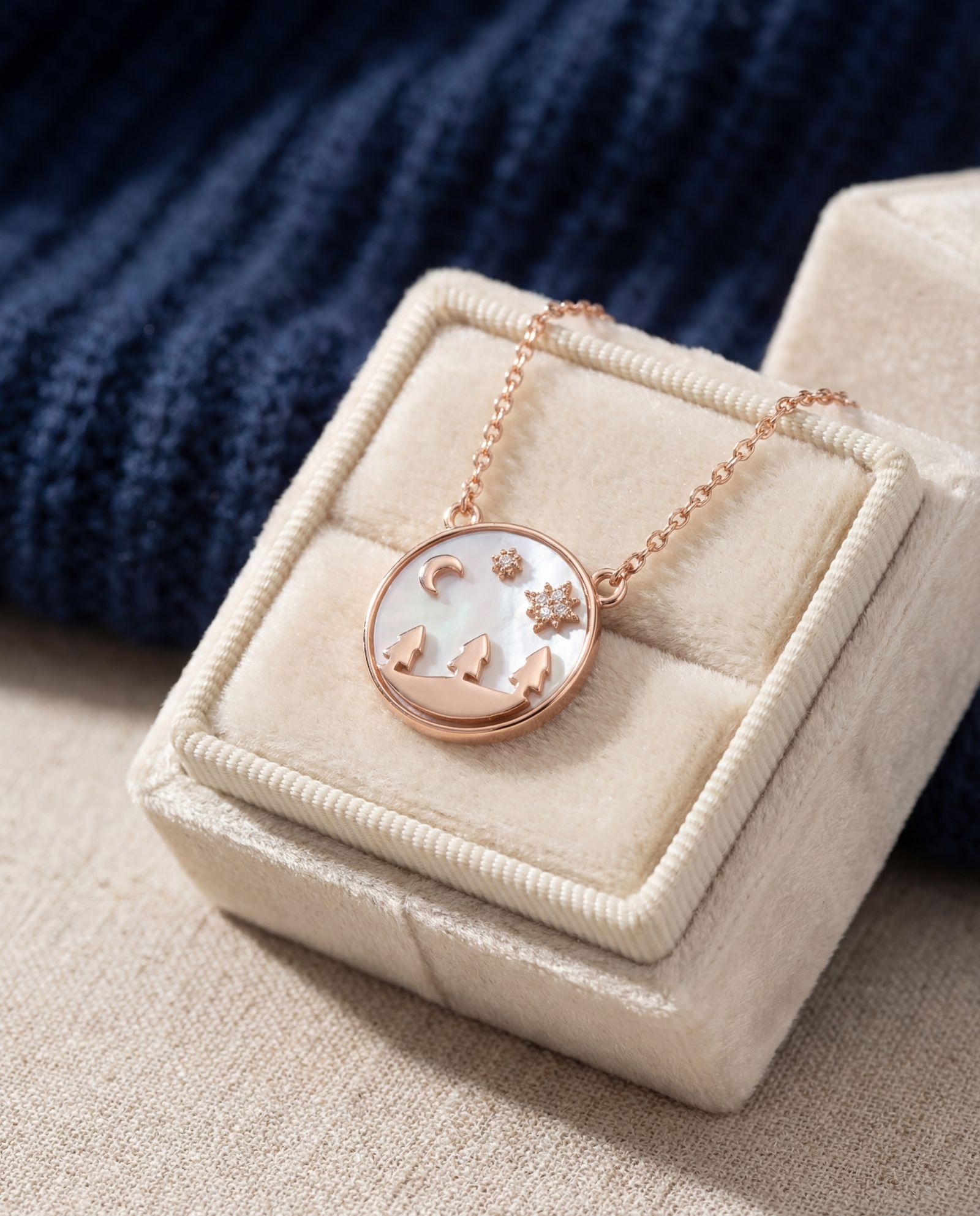 Winterscape Necklace - Love Estella